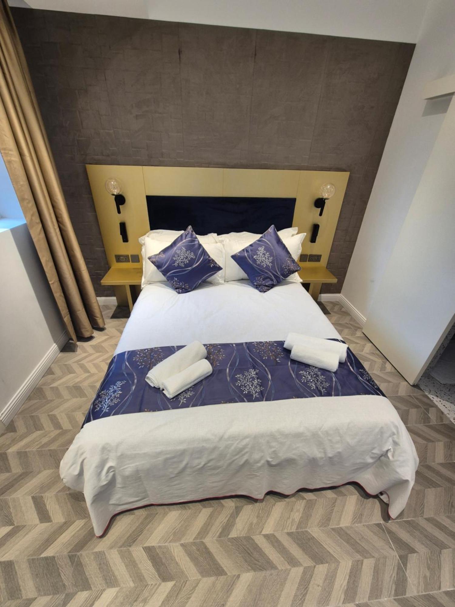 Rosemay Hotel Near London Heathrow Airport Hayes  Exterior photo